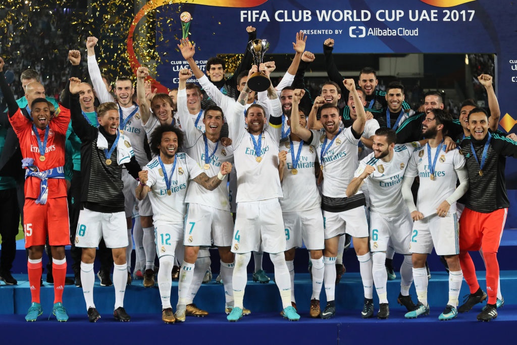 Ronaldo nhường con trai đeo huy chương vô địch ảnh 12 Ronaldo nhuong con trai deo huy chuong vo dich anh 12