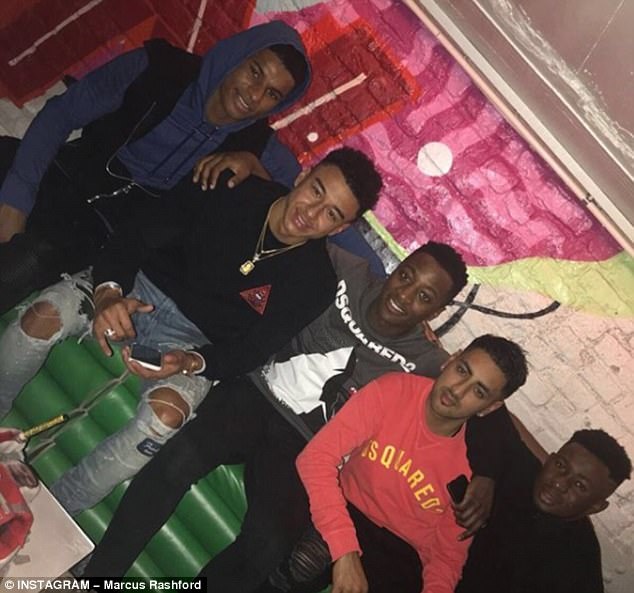 Lingard to chuc tiec sinh nhat am cung anh 2