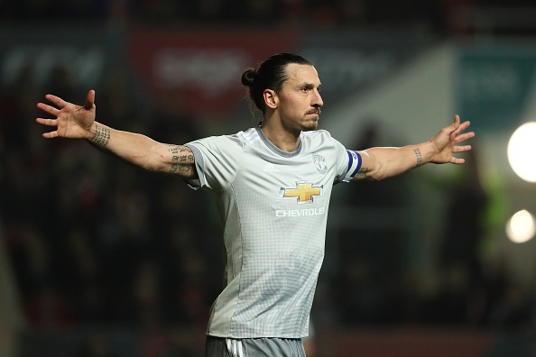 Doi bong hang duoi bien MU thanh cuu vuong hinh anh