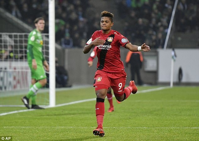 HLV ăn vạ thô thiển ở cúp quốc gia Đức ảnh 6 HLV an va tho thien o cup quoc gia Duc anh 6