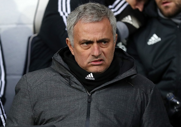 Mourinho noi gian vi hoc tro thi dau nhu dua truoc Leicester hinh anh