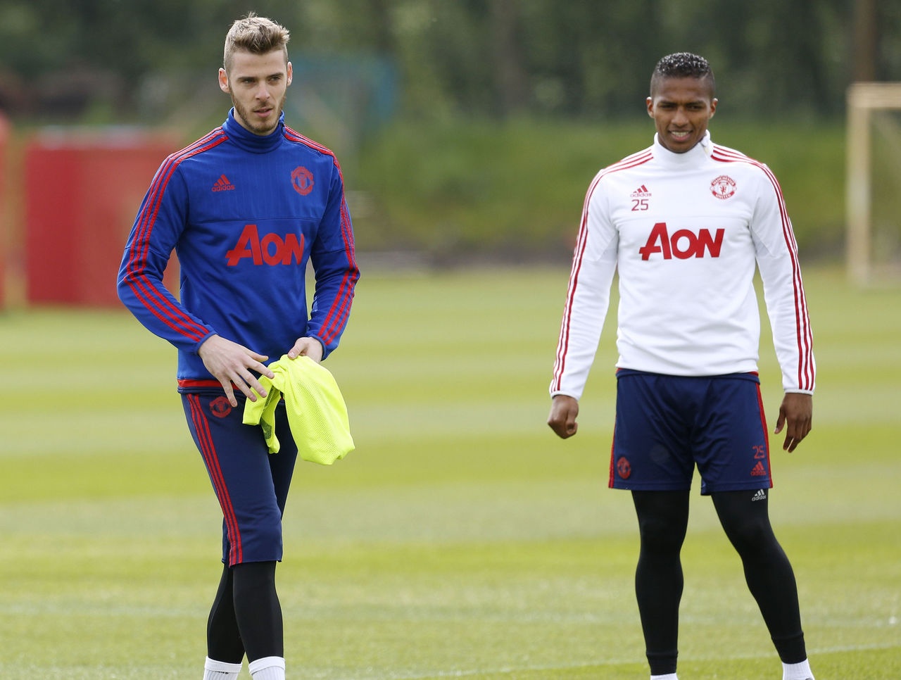 MU chi co 2 cau thu dang cap the gioi anh 1