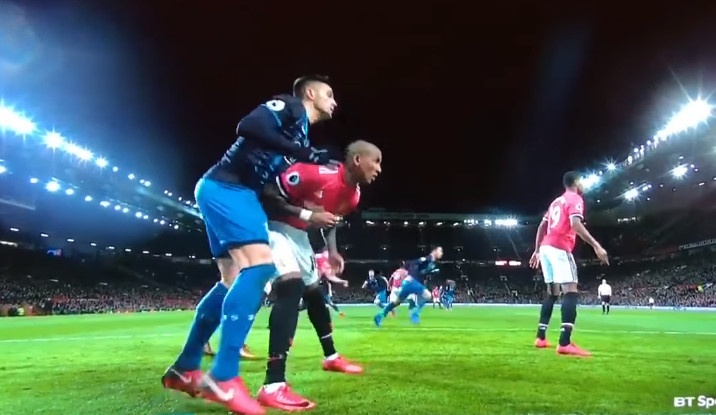 Young bi treo gio 3 tran anh 1