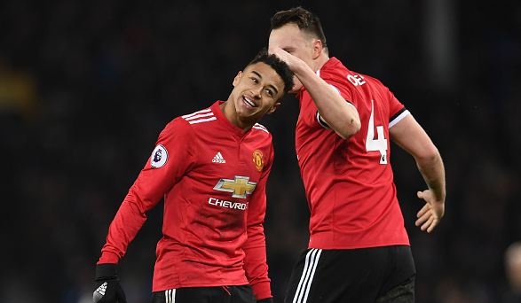Everton 0-2 Man Utd: Martial, Lingard ghi ban dang cap hinh anh
