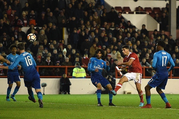 Arsenal tái lập thành tích tệ hại sa 21 năm ảnh 4 Arsenal tai lap thanh tich te hai sa 21 nam anh 4