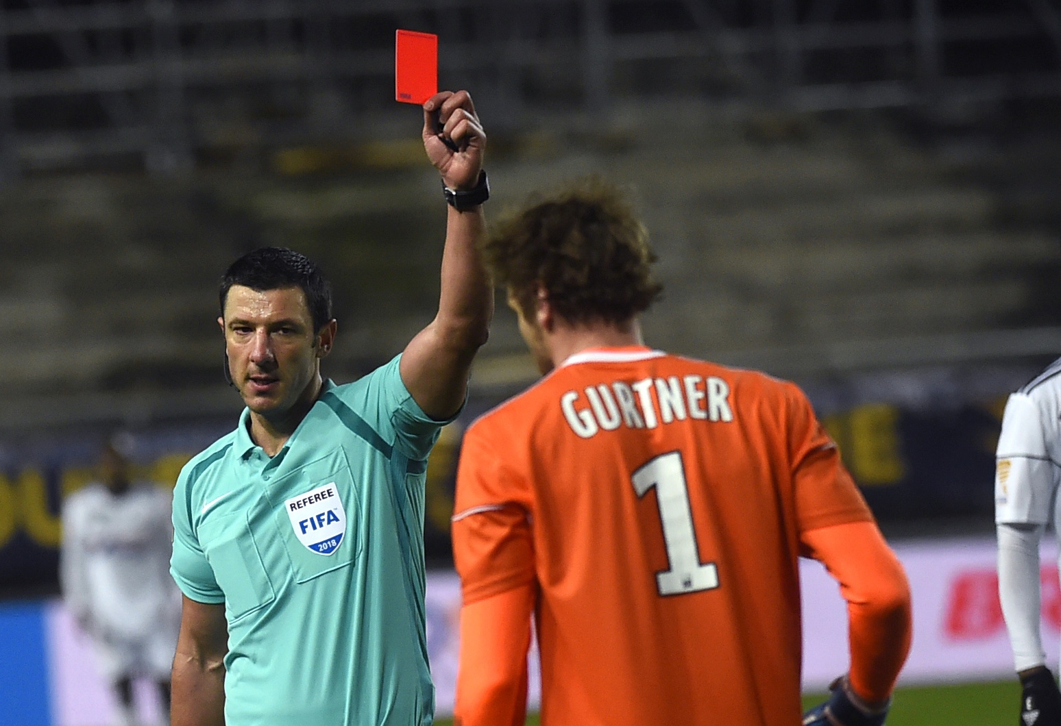 Neymar ghi ban dua PSG vao ban ket anh 3