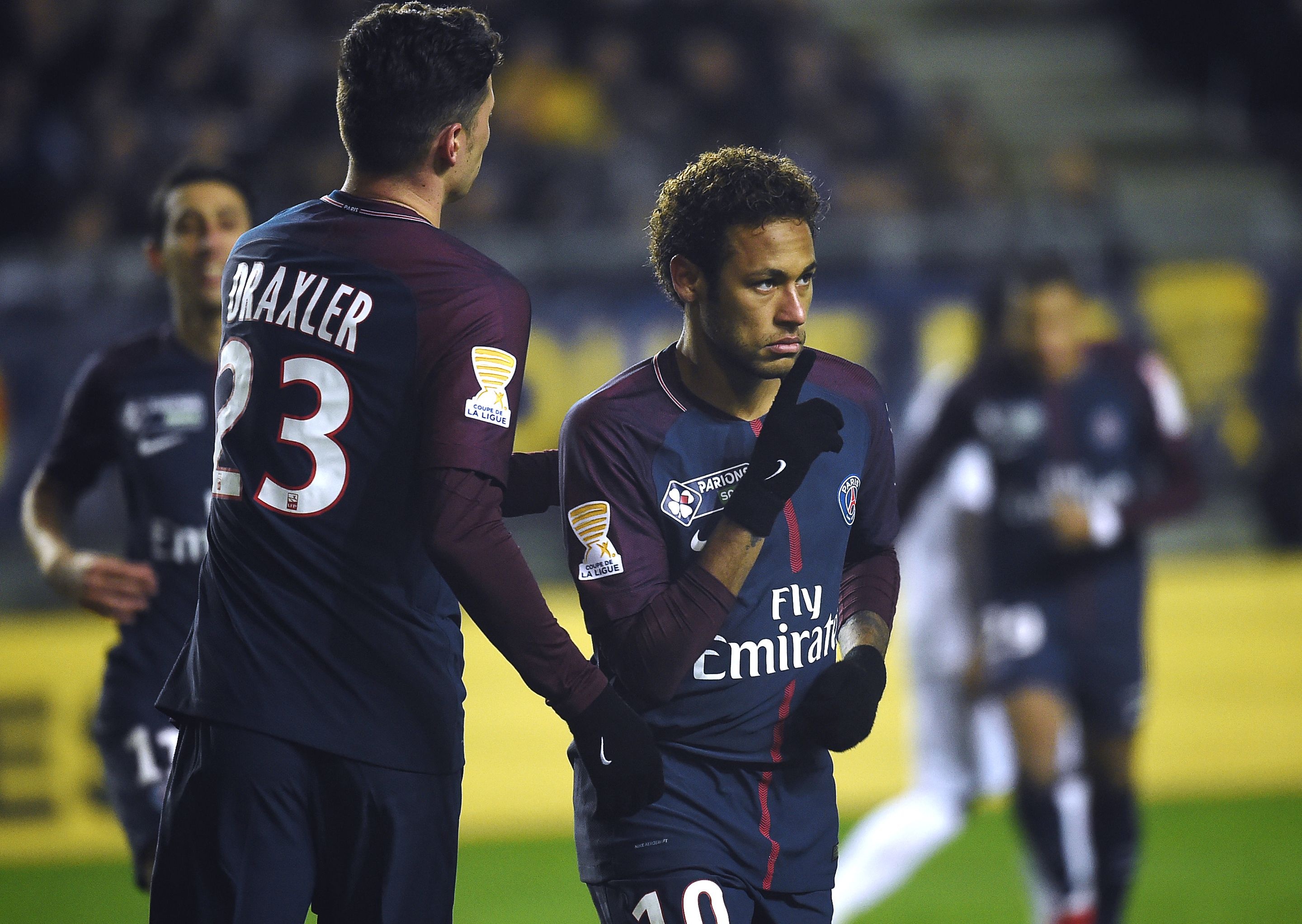 Neymar ghi ban dua PSG vao ban ket anh 4