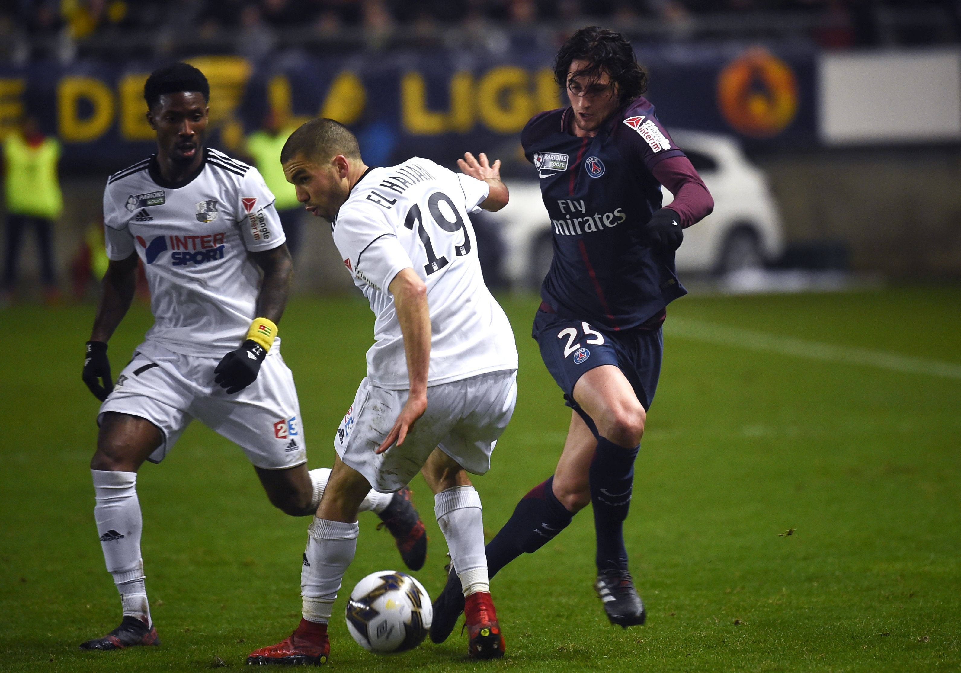 Neymar ghi ban dua PSG vao ban ket anh 6