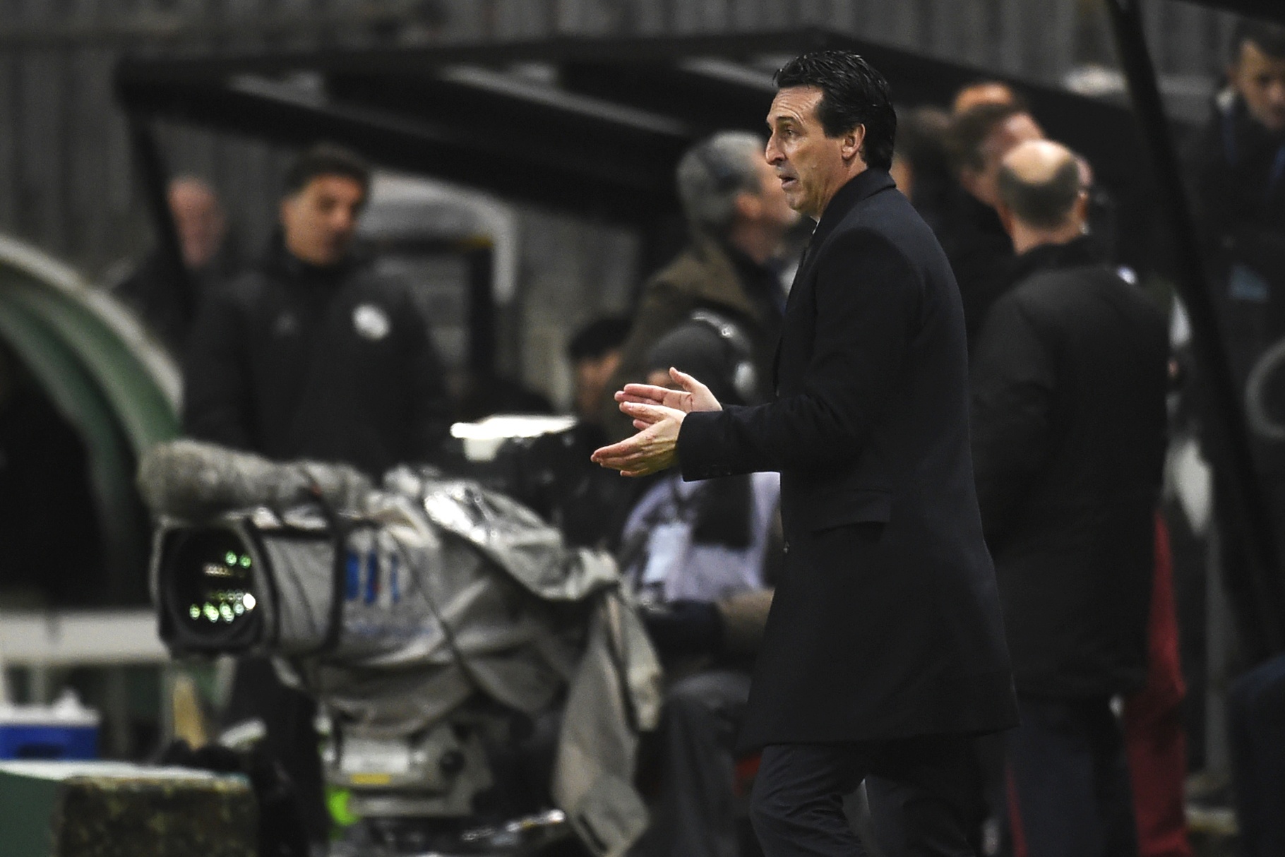 Neymar ghi ban dua PSG vao ban ket anh 8