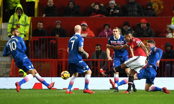 Man Utd vs Stoke City anh 3