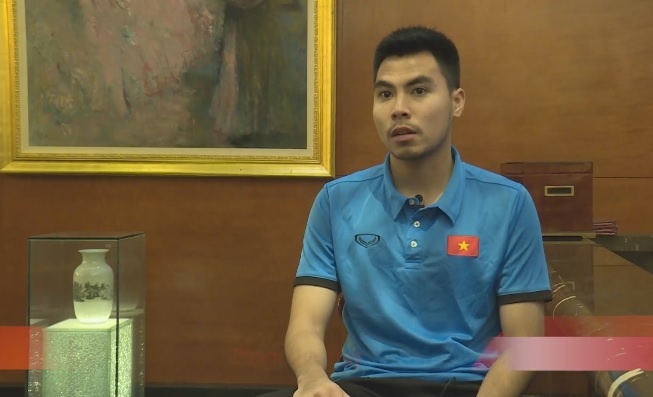 Tien ve Duc Huy ca ngoi hang phong ngu U23 Viet Nam hinh anh