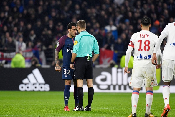 Depay lập siêu phẩm giúp Lyon đánh bại PSG ảnh 6 Depay lap sieu pham giup Lyon danh bai PSG anh 6