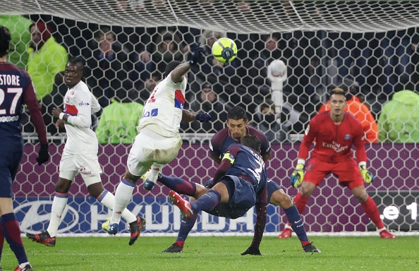 Depay lập siêu phẩm giúp Lyon đánh bại PSG ảnh 7 Depay lap sieu pham giup Lyon danh bai PSG anh 7