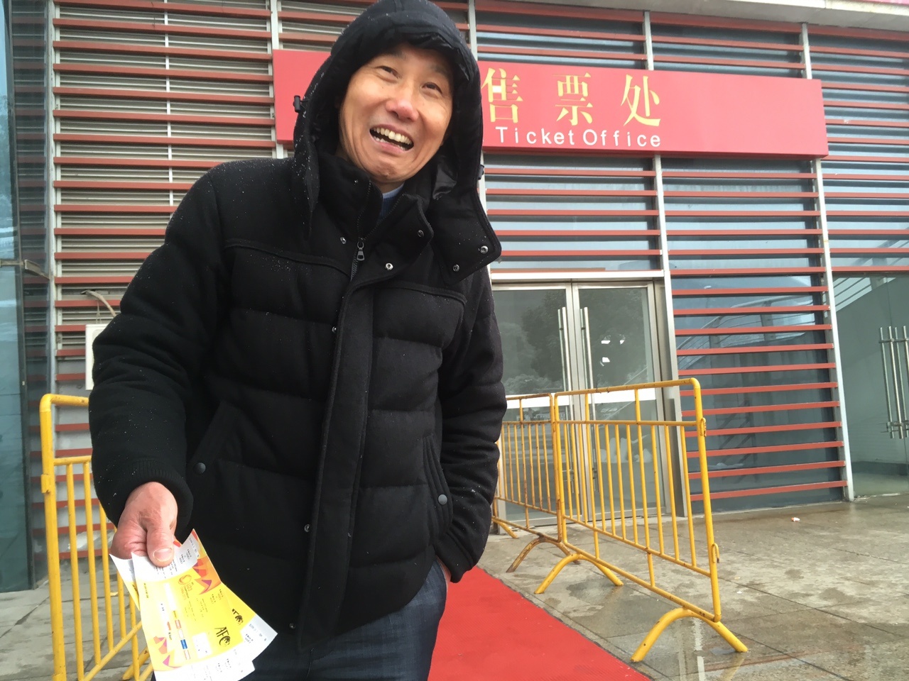 Ve chung ket U23: Phe ve rao re hon BTC san Thuong Chau hinh anh