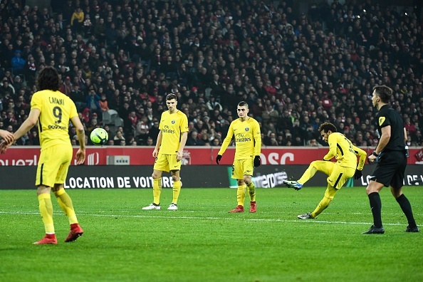 Neymar đá phạt đẹp mắt ảnh 6 Neymar da phat dep mat anh 6