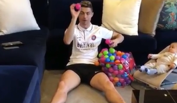 Ronaldo vua choi bong, vua trong con hinh anh