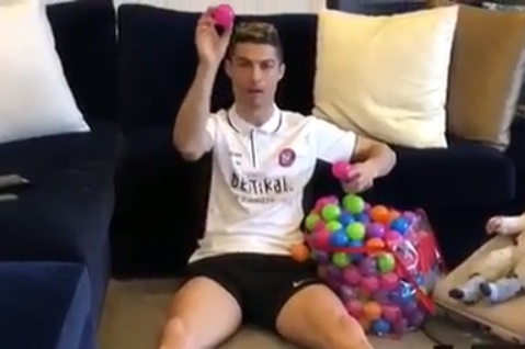 Ronaldo thanh thoi trong con, choi nem bong truoc them dai chien hinh anh
