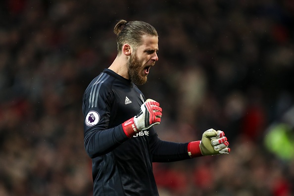 De Gea sanh ngang Van Der Sar sau man giai cuu Man Utd hinh anh