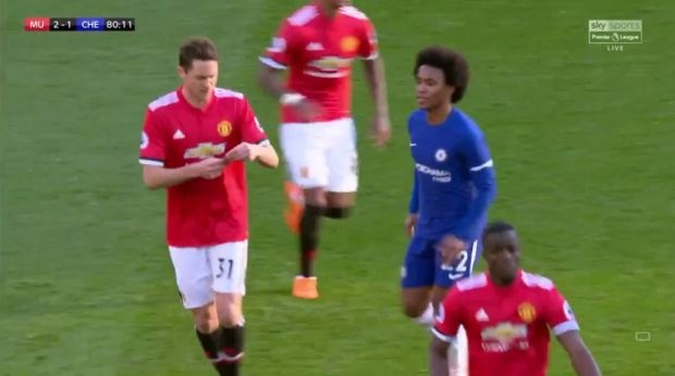 Willian chay theo Matic de doc manh giay cua Mourinho hinh anh