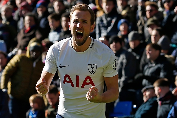Harry Kane toa sang dua Tottenham tro lai top 4 hinh anh