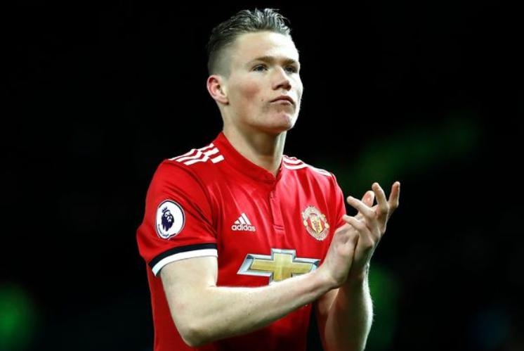 Scott McTominay - sao tre khien Mourinho tro mat Pogba la ai? hinh anh