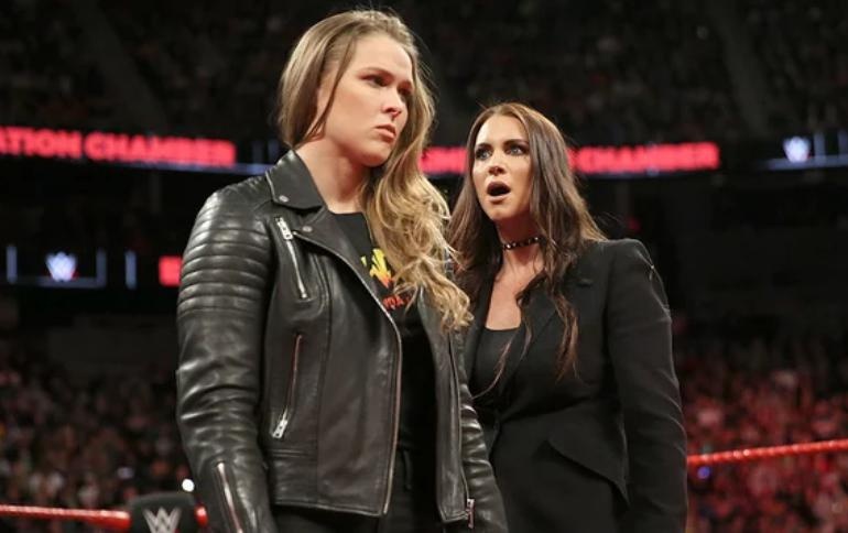 Ronda Rousey knock-out giam doc dieu hanh WWE hinh anh