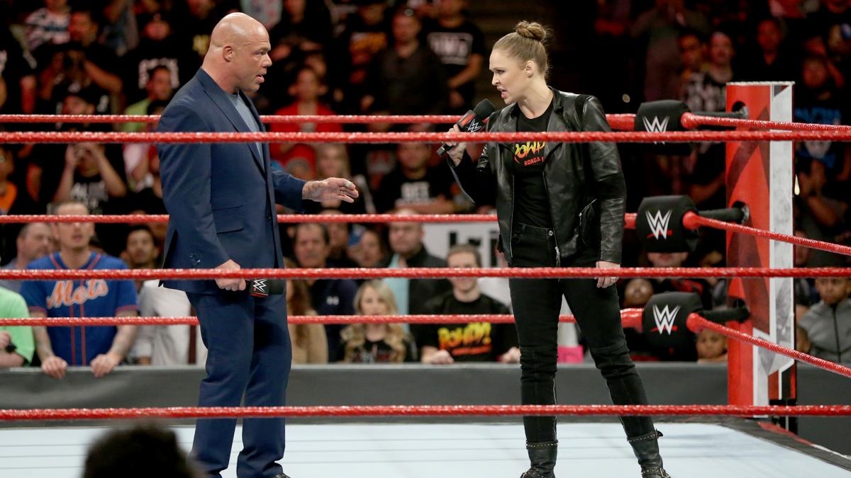 Ronda Rousey ha knock-out giam doc dieu hanh WWE anh 1