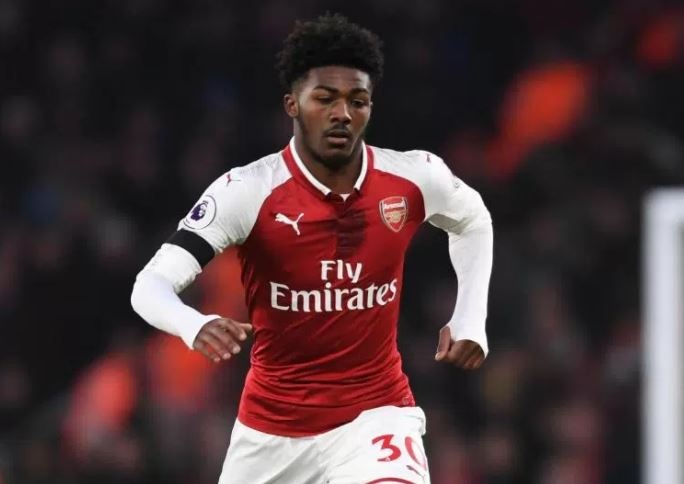 Ran nut tinh cam, sao Arsenal bo mac me song o nha kho hinh anh