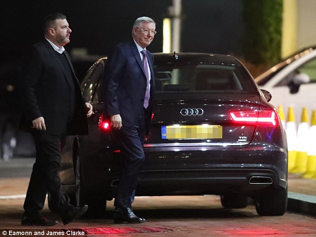 Sir Alex dong vien cau thu MU anh 2