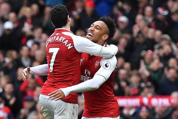 Arsenal 3-0 Watford: Aubameyang, Mkhitaryan thay nhau lap cong hinh anh