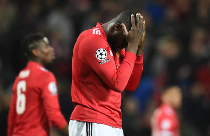 Sieu du bi lap cu dup, Sevilla tien MU roi Champions League hinh anh