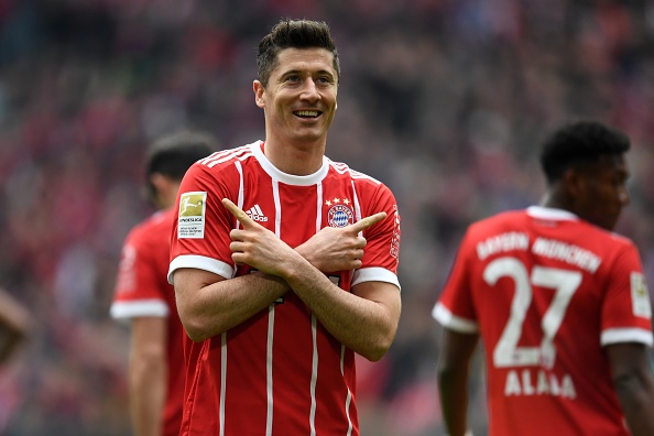 Huy diet Besiktas 8-1, Bayern hien ngang vao tu ket Champions League hinh anh