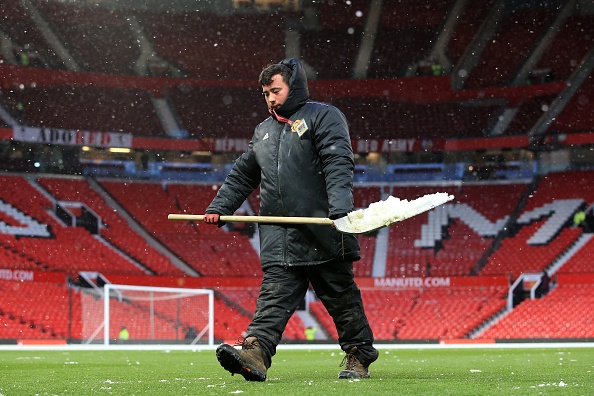 Băng tuyết bao phủ sân cỏ nước Anh ngày cuối tuần ảnh 3 Bang tuyet bao phu san co nuoc Anh ngay cuoi tuan anh 3