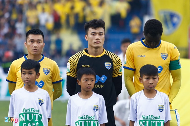 Bui Tien Dung khong ngai canh tranh vi tri so 1 o tuyen quoc gia hinh anh