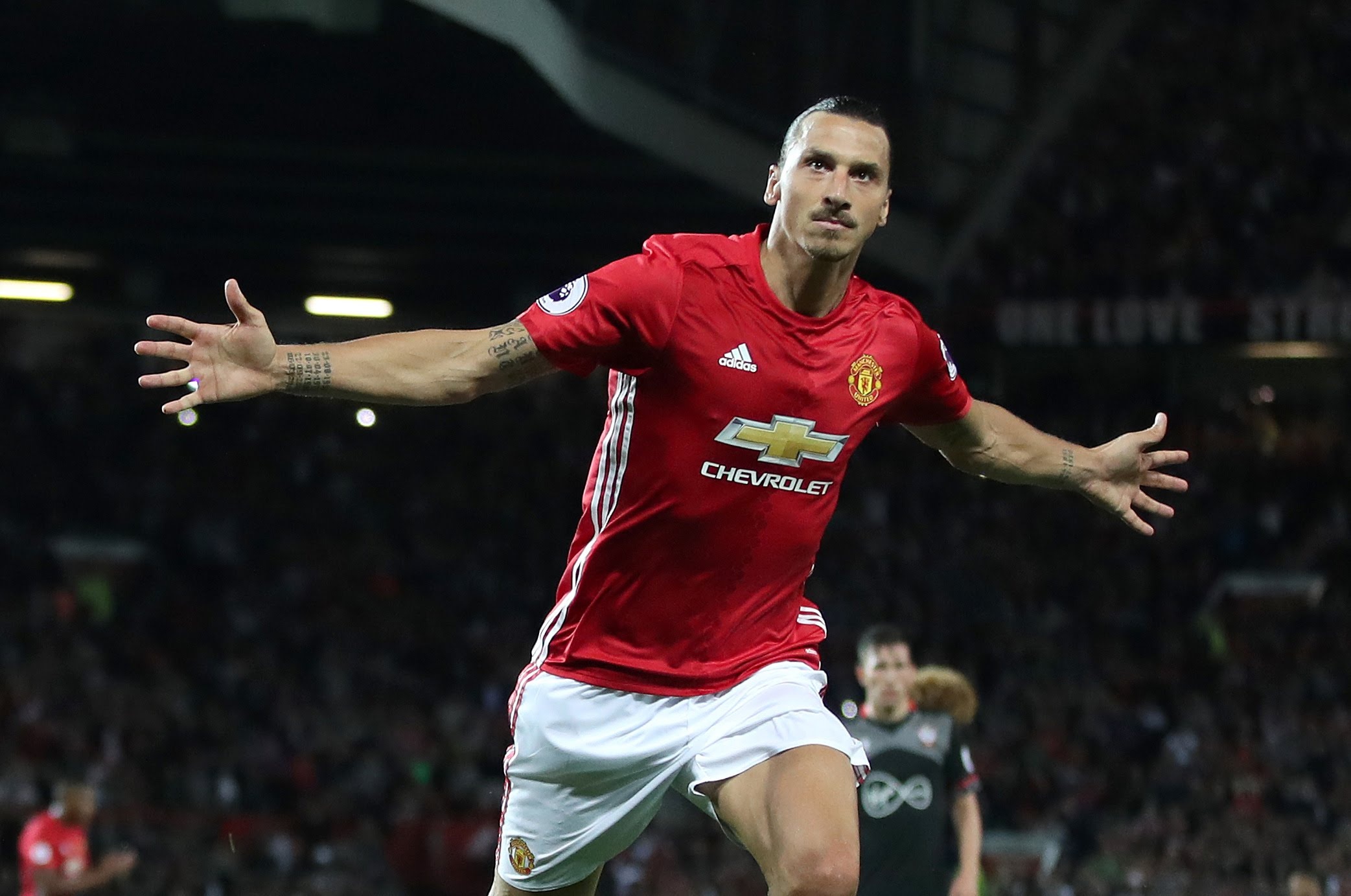Ibrahimovic chia tay Man Utd hinh anh