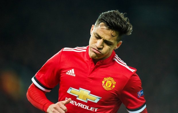 Sanchez bi dong doi to thai do vi nhan luong qua cao hinh anh