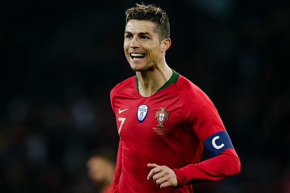 Ronaldo lap cu dup phut bu gio, Bo Dao Nha nguoc dong ha Ai Cap hinh anh