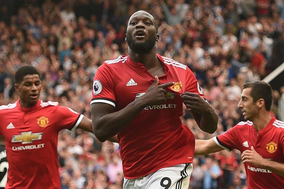 Lukaku gia nhap 'CLB 100' sau khi xe luoi Swansea hinh anh