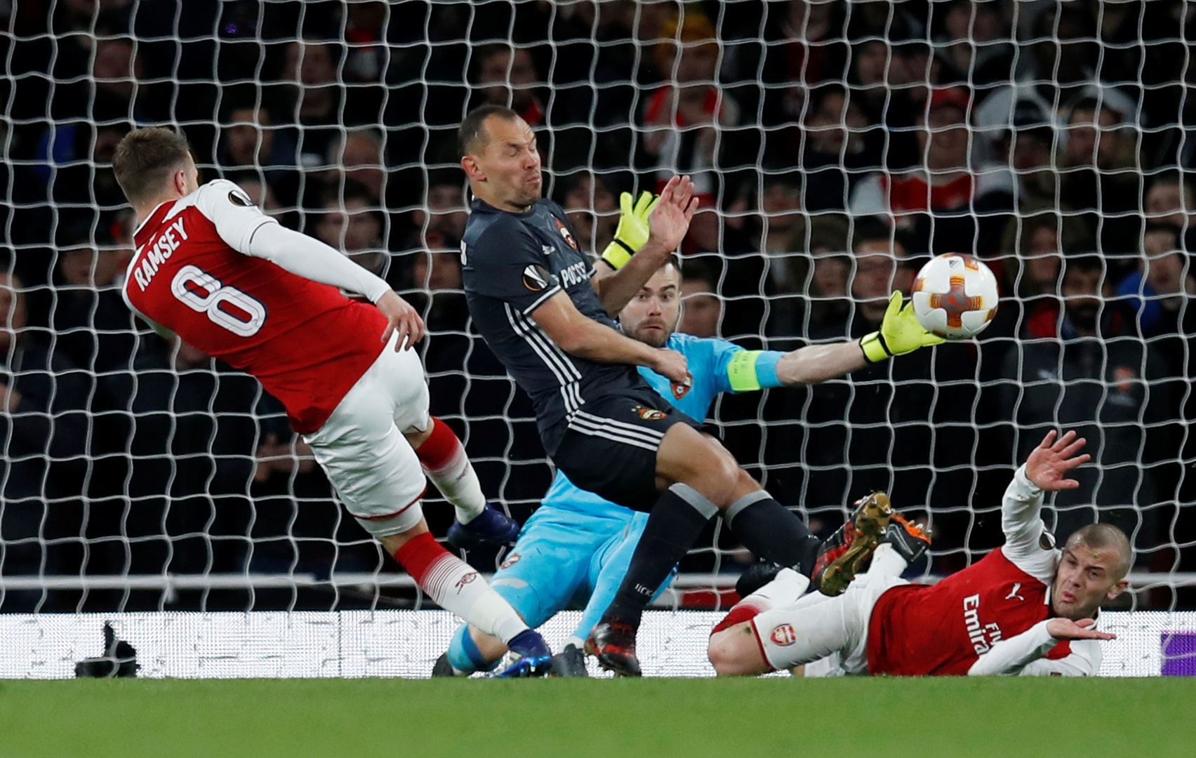 Arsenal vs CSKA Moscow anh 3