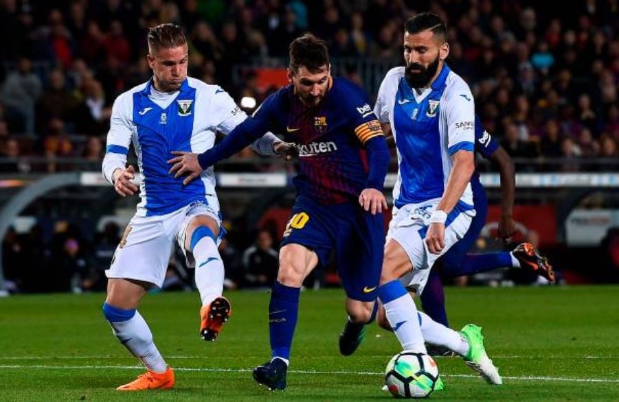 Messi lập hat-trick, Barca lập kỷ lục bất bại ở La ảnh 1 Messi lap hat-trick, Barca lap ky luc bat bai o La anh 1