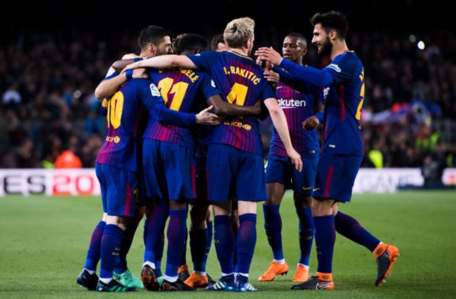 Messi lap hat-trick,  Barca lap ky luc bat bai o La anh 11