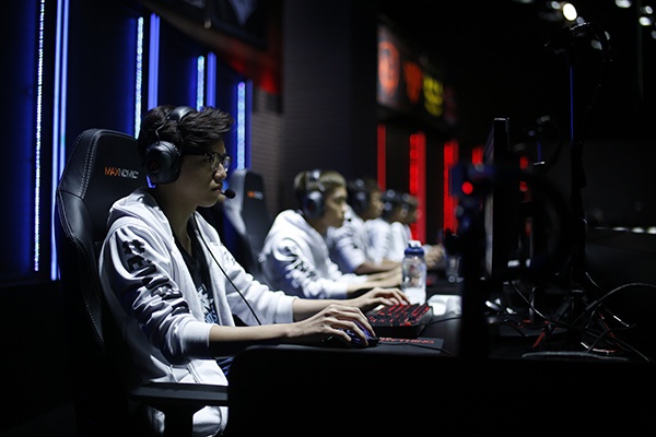 EVOS vo dich VCS anh 1