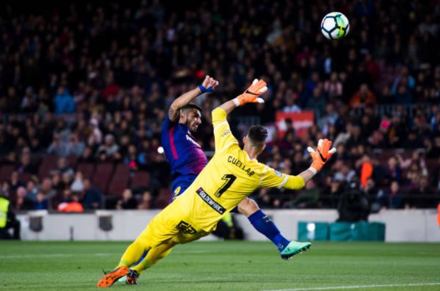 Messi lap hat-trick,  Barca lap ky luc bat bai o La anh 3