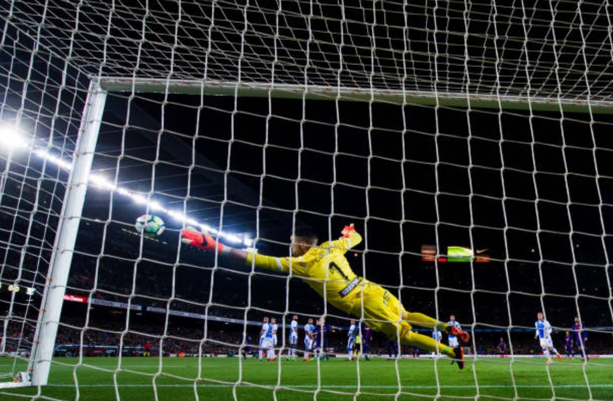 Messi lap hat-trick,  Barca lap ky luc bat bai o La anh 5