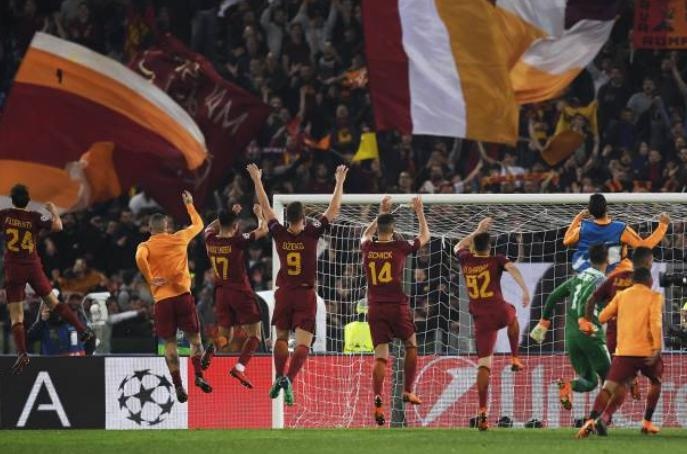 Cau thu Roma om mat khoc sau man nguoc dong lich s anh 5