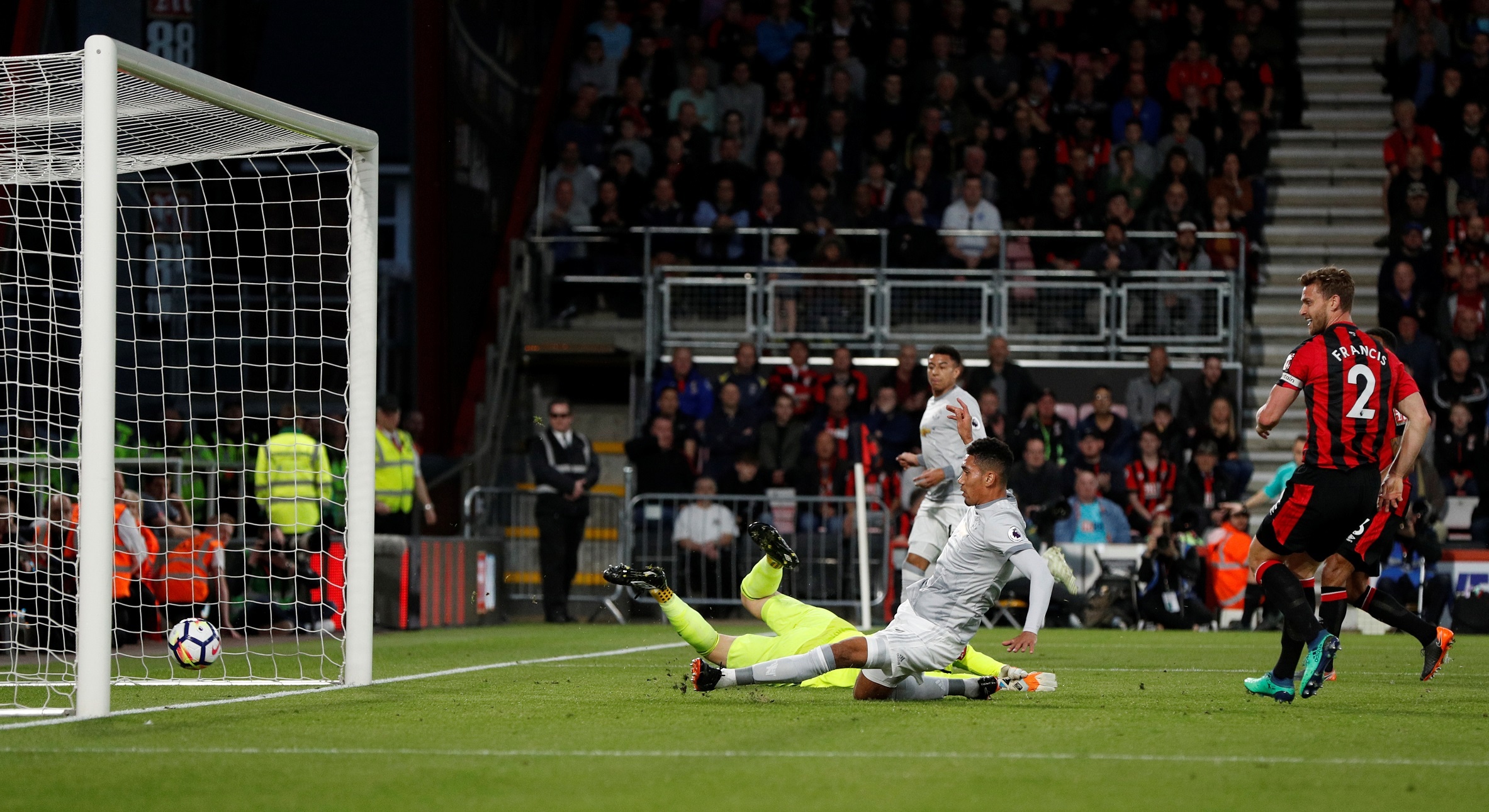 MU thang Bournemouth 2-0 anh 4