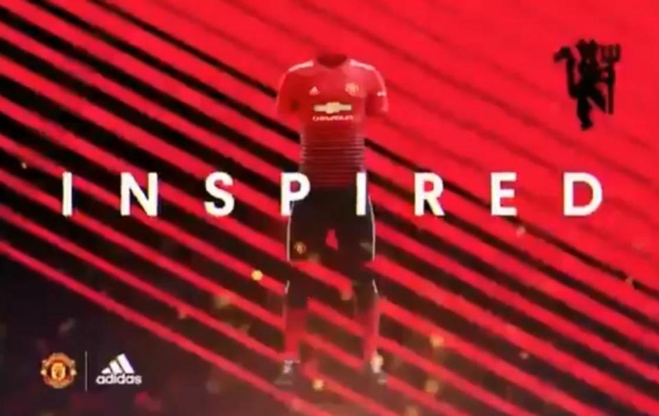 Mau ao dau khac la cua Man Utd mua 2018/19 anh 1