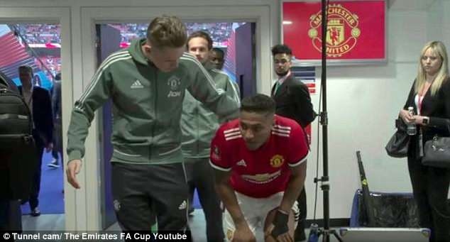 Sao tre MU duoc khen ngoi du khong ra san hinh anh