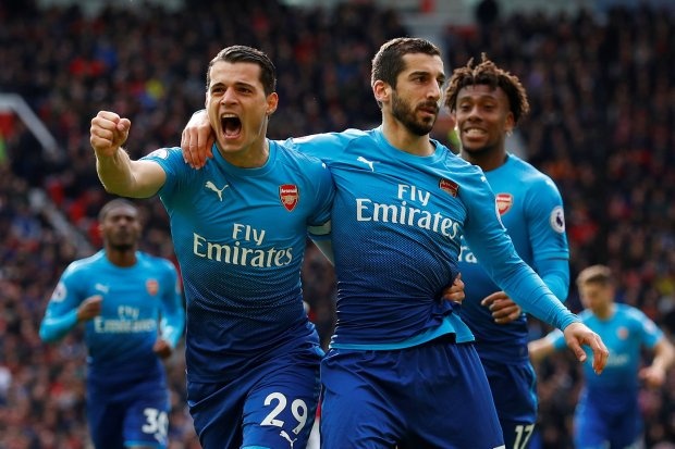 Mkhitaryan lam nen lich su sau ban thang vao luoi MU hinh anh