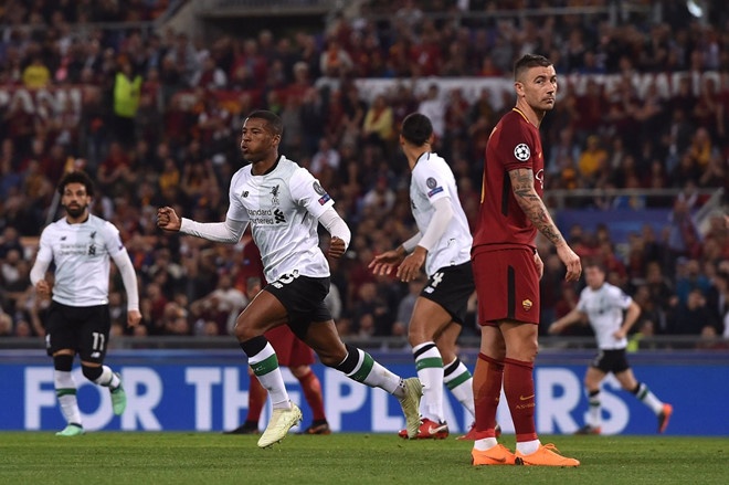 Fan MU cau xin Ronaldo ha Liverpool anh 2